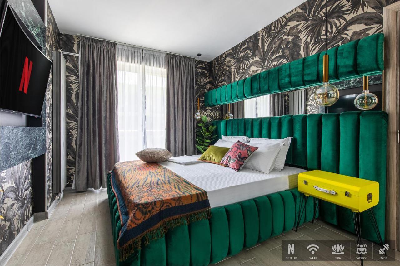 Excentric Apartament & Sea View By Alezzi Navodari Exterior photo