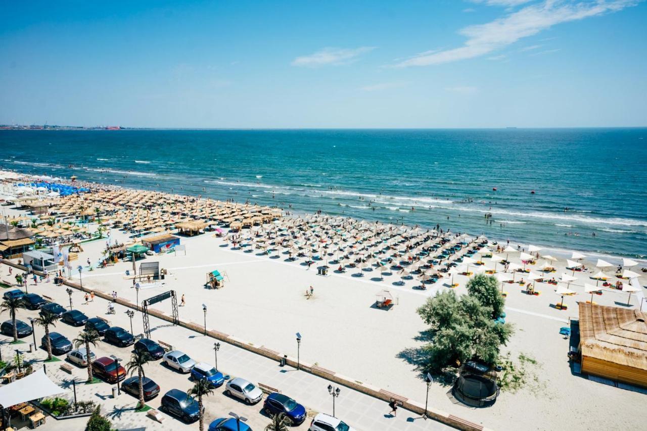 Excentric Apartament & Sea View By Alezzi Navodari Exterior photo