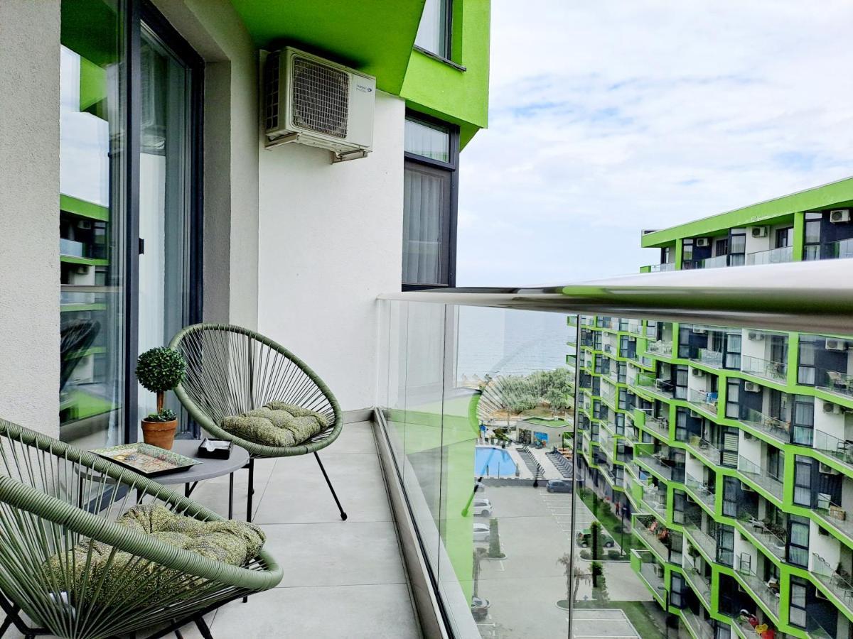 Excentric Apartament & Sea View By Alezzi Navodari Exterior photo
